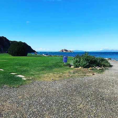 Confortevole Bilocale Giardino Doppio Parcheggio アパート