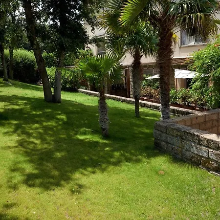 Confortevole Bilocale Giardino Doppio Parcheggio Apartment Punta Ala